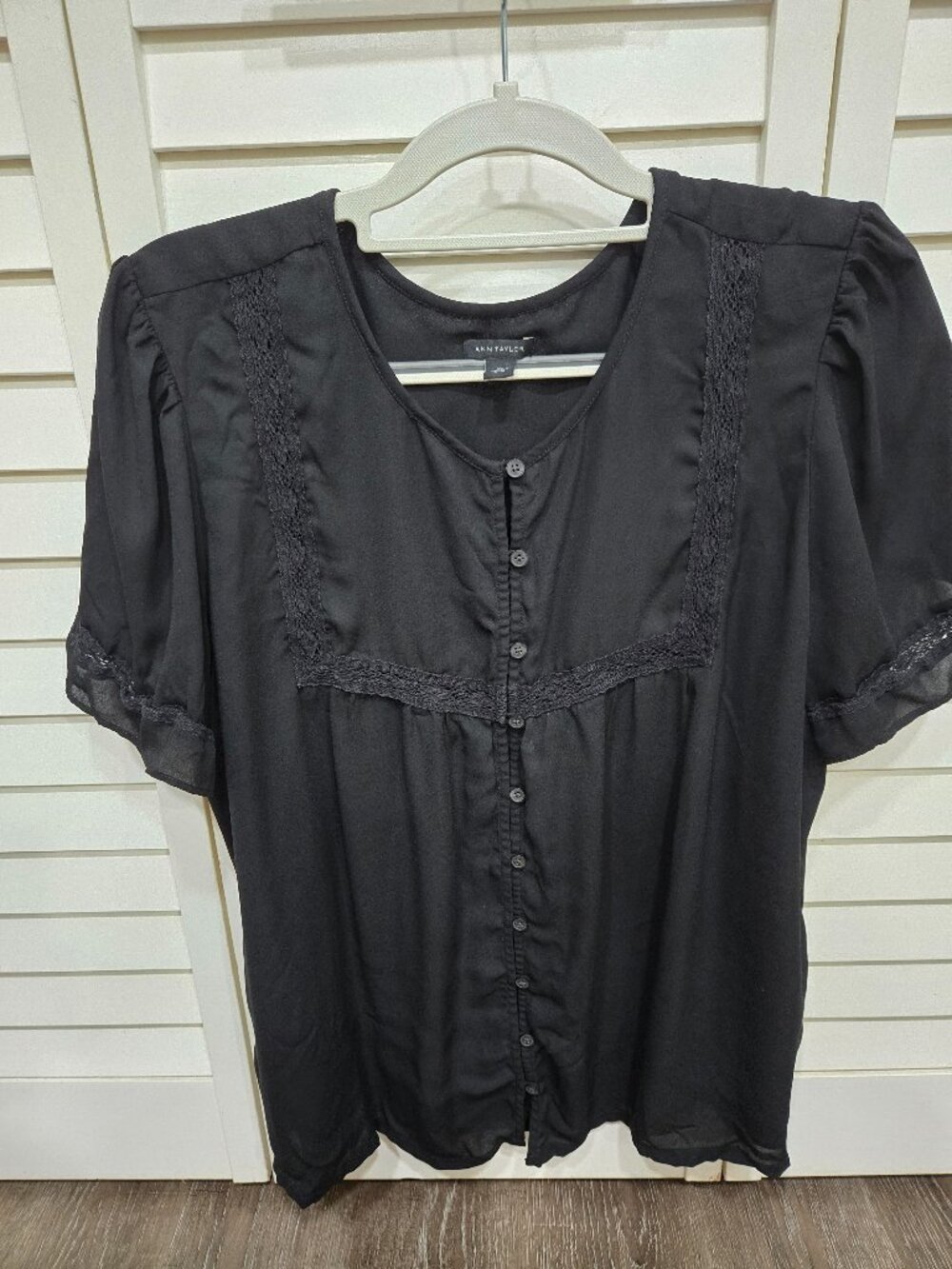 Black Blouse Ann Taylor XL lace